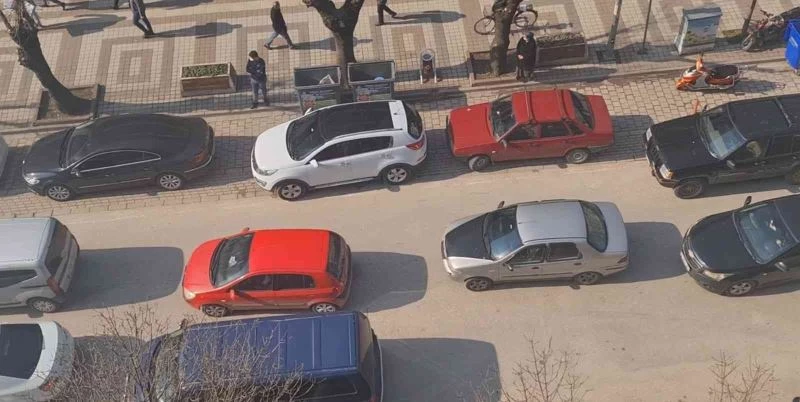 Bursa’da yolu kapatıp çiftetelli oynadılar
