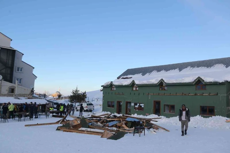 Veranda çökmesi sonucu 8 kişinin yaralandığı Saklıkent’te hayat normale döndü
