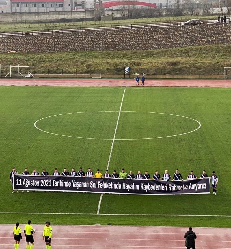 Sinopsporlu futbolcular yaşanan sel felaketini unutturmadı
