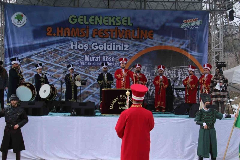 Karadeniz’de ağları dolduran hamsiler, Mamak’ta tüketildi
