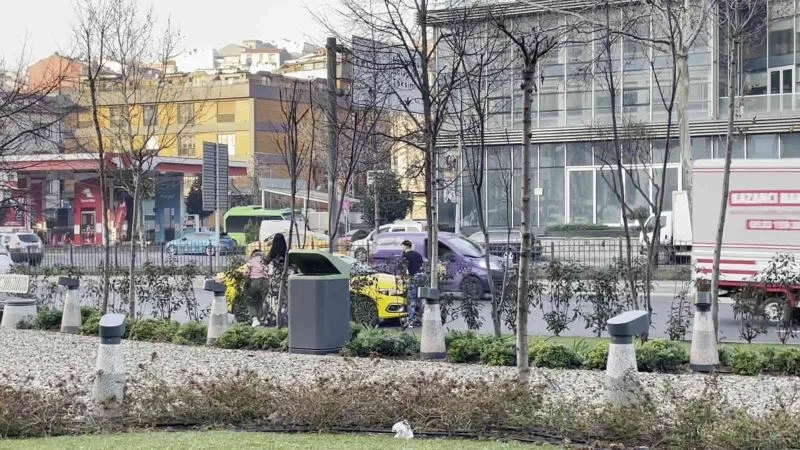 Beyoğlu’nda yaralı genç, kendini arabaların önüne atarak yardım istedi
