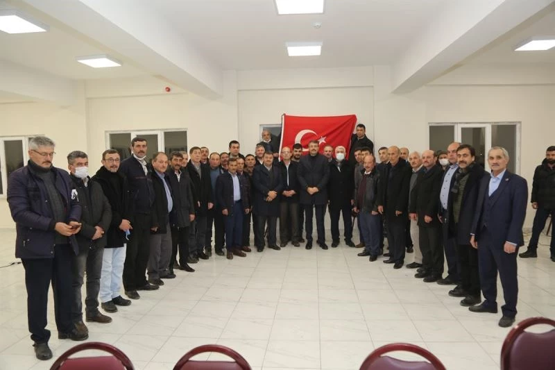 Seyitömer’in muhtarlarını dinledi
