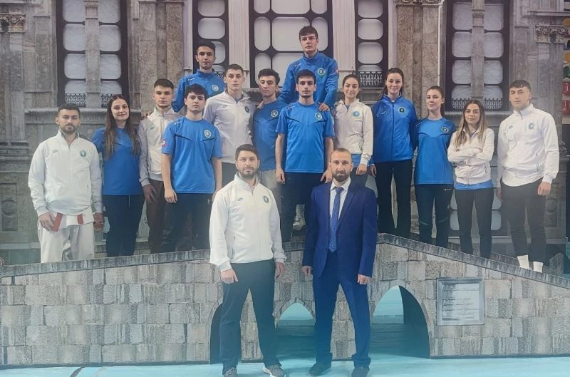 Bursa Büyükşehir Belediyesporlu karateciler kürsüyü es geçmedi
