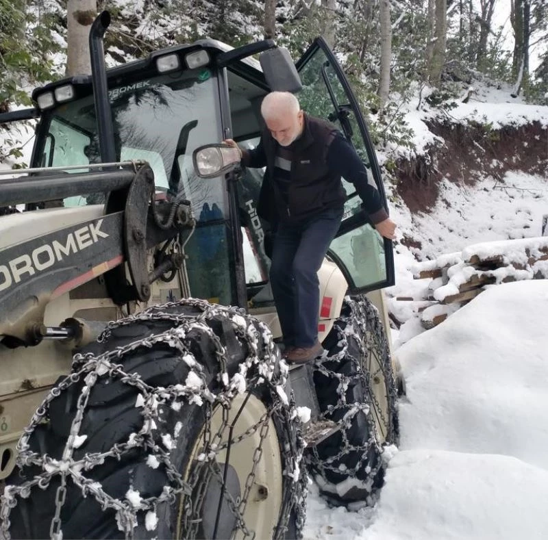 Kepçe operatörleri korona olunca iş makinesinin başına belediye başkanı geçti
