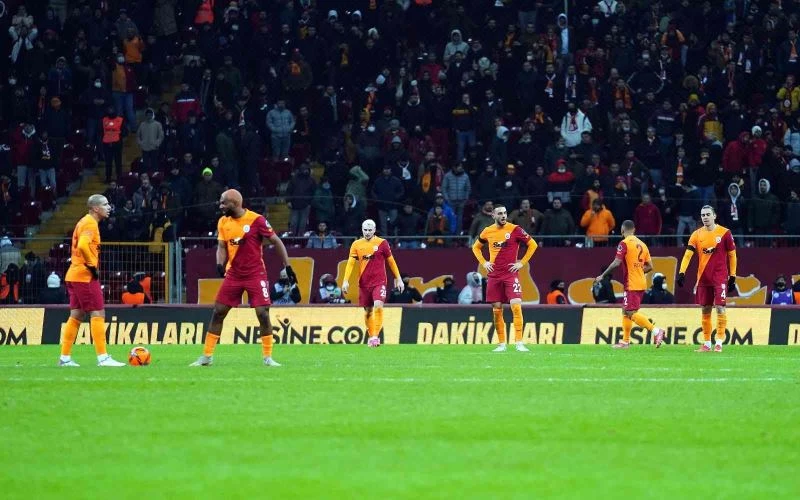 Süper Lig’de bir ilk yaşanıyor, 3 büyükler zirvenin uzağında kaldı
