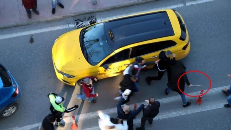 Trafikte korna kavgası: Taraflar birbirine girdi
