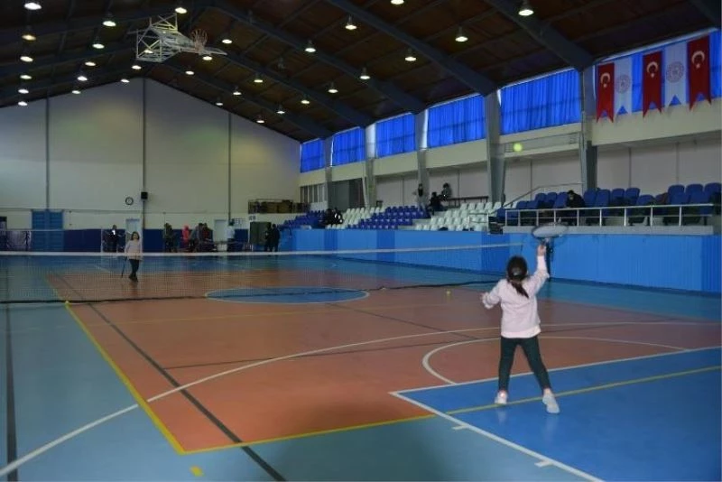 Gediz’de Şehit Cavit Kaçmaz Kort Tenisi Turnuvası final maçlarıyla sona erdi
