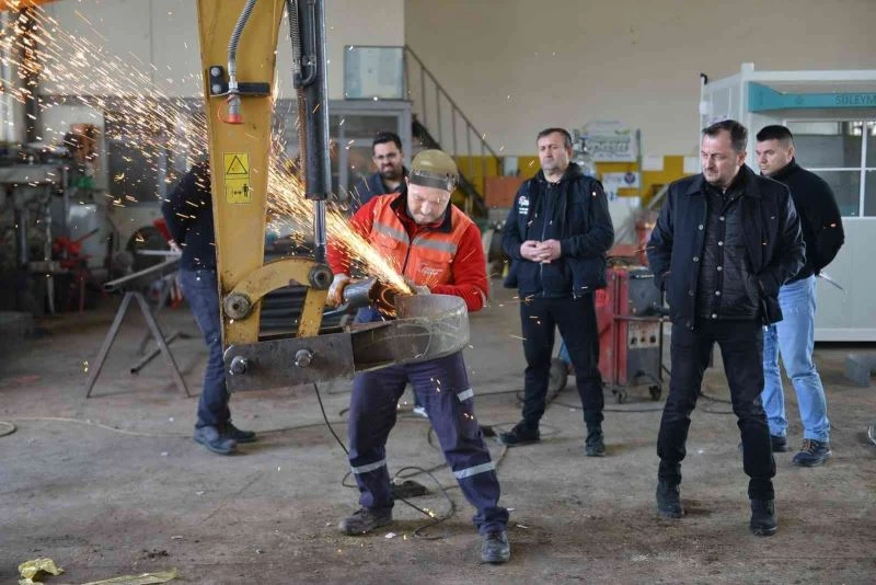 Atölyeler üretiyor, belediye tasarruf ediyor
