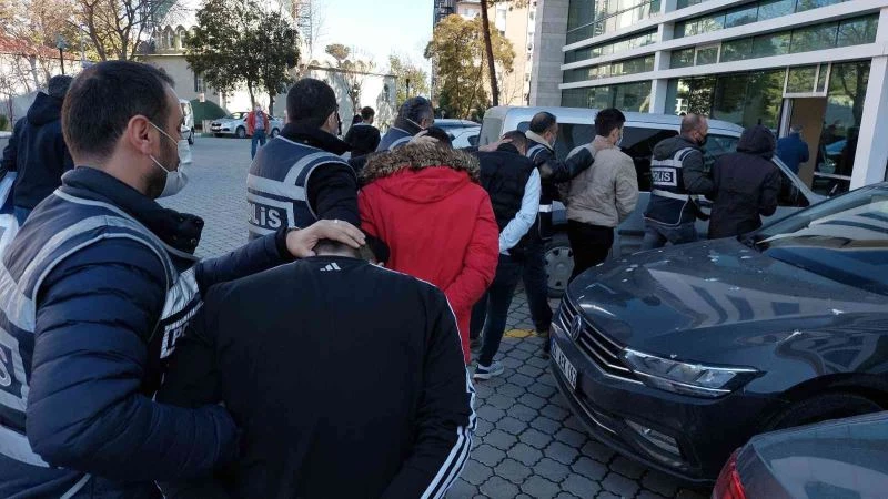 26 yaşındaki gencin tuzağa düşürülerek öldürülmesinde 6 kişi tutuklandı
