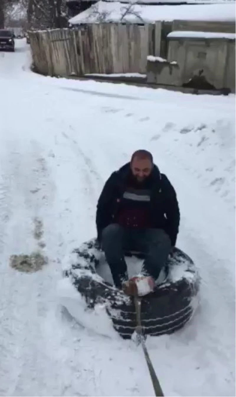 Tır tekerleği ile kayak keyfi
