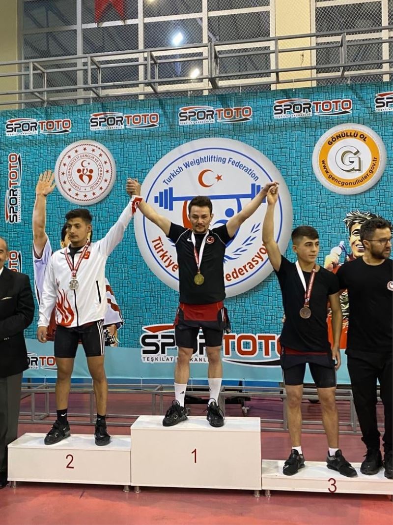 Muhammed Akkaya, halterde Türkiye şampiyonu oldu

