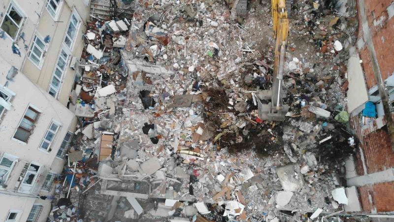 Üsküdar’da patlamanın binada bıraktığı tahribat havadan görüntülendi
