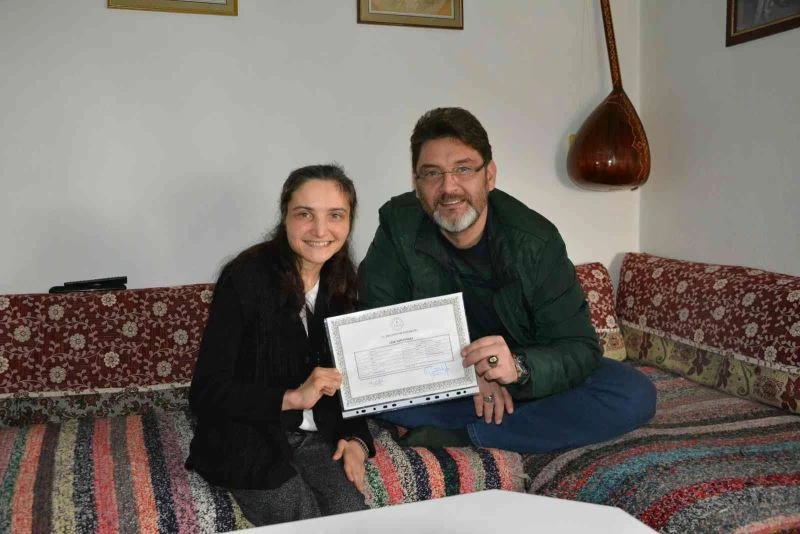 Başkan İşlek’ten lise diplomasını alan engelli kıza üniversite eğitim masraflarını karşılama sözü
