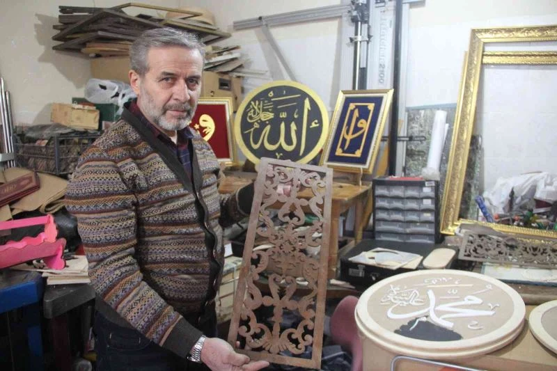 Ahşabı dantel gibi işliyor
