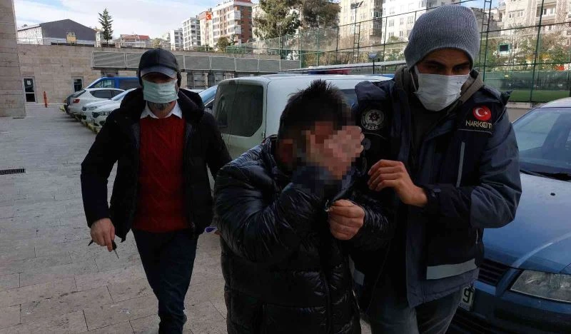 Samsun’da 2 kişi uyuşturucu ticaretinde gözaltına alındı
