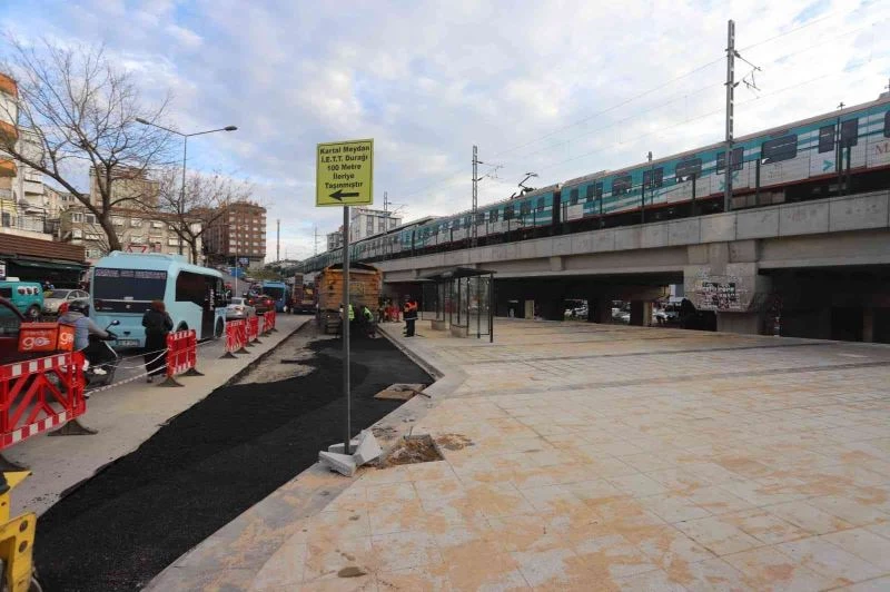 Neyzen Tevfik Meydanı’nda yenileme çalışmaları tüm hızıyla devam ediyor
