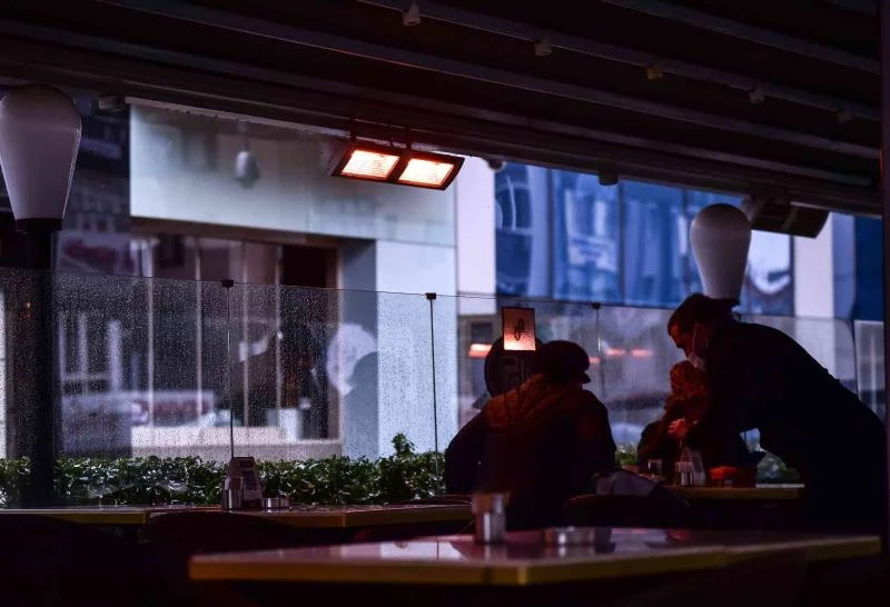 Restoran ve kafelerde açılan ısıtıcı maliyetleri müşteriye yükleniyor
