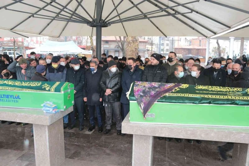 Gazeteci Akyürek’in anne acısı
