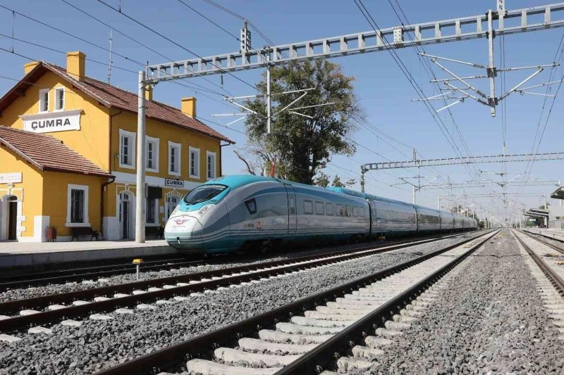 Karaman ile İstanbul ve Ankara arasında YHT ile bir ayda 110 bin yolcu seyahat etti
