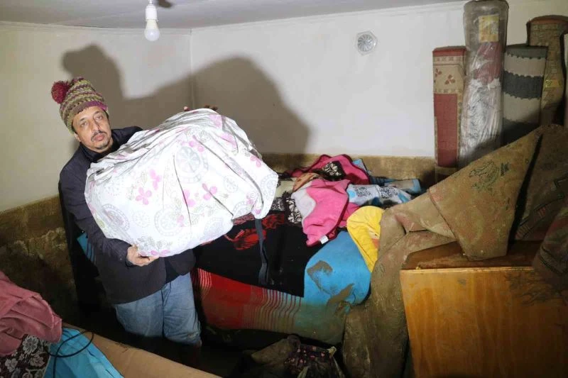 Selde can pazarı, köpek havlamasına uyandılar son anda kurtarıldılar
