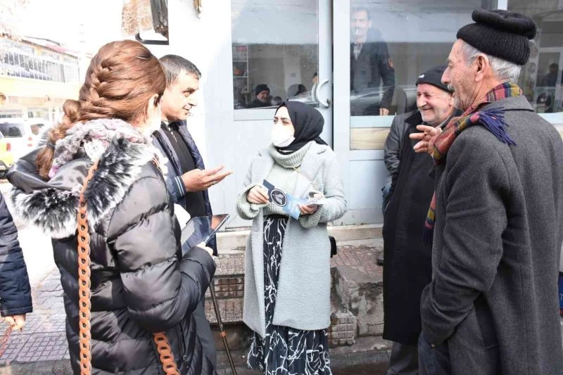 Sağlık ekipleri, vatandaşlara tütün ürünlerinin zararlarını anlattı
