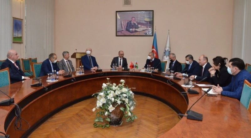 Rektör Erdal yeni iş birlikleri için Azerbaycan’ı ziyaret etti
