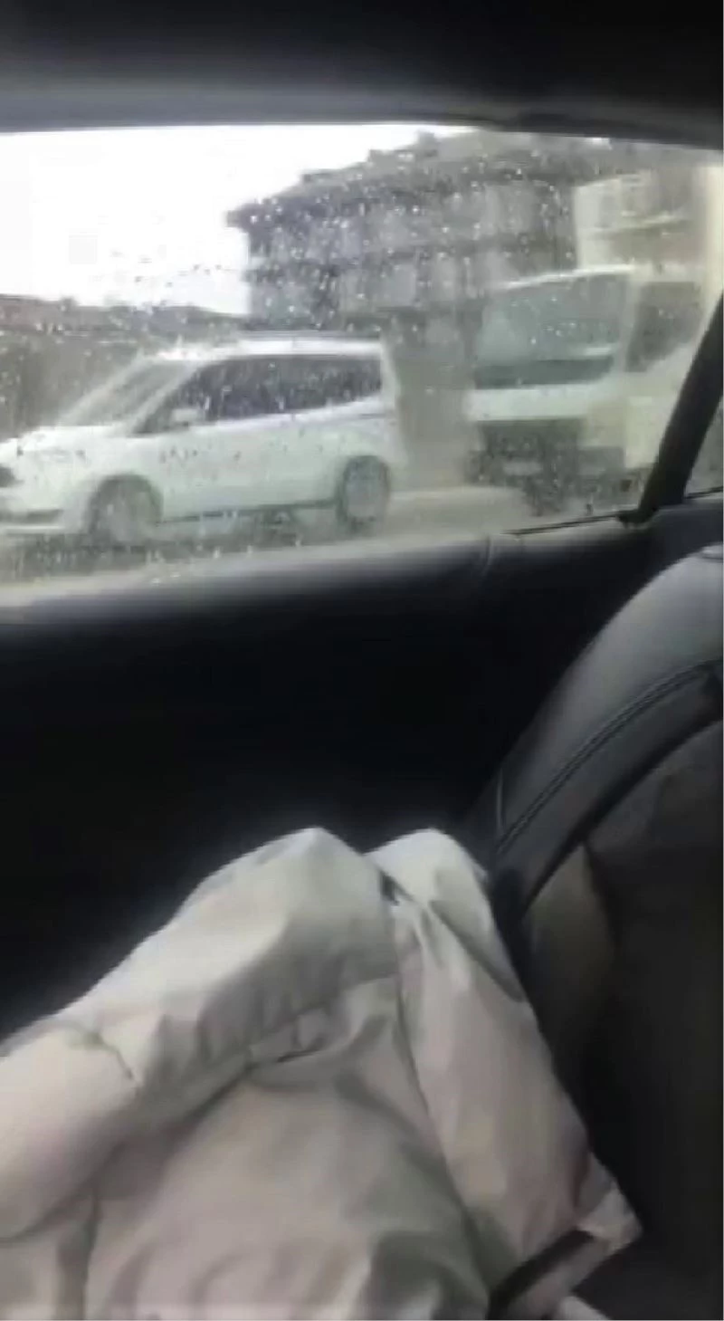 D-100 karayolunda ticari otomobil ile kamyonetin tehlikeli kapışması
