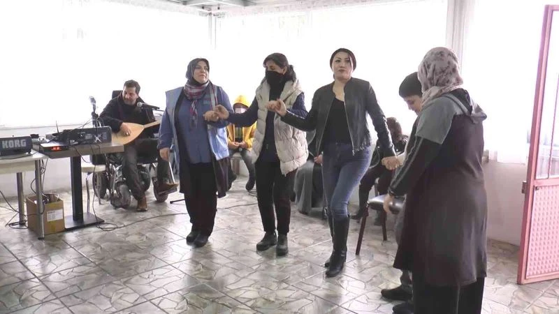 Engelli bireylerin aileleri müjdeli haberi kutladı
