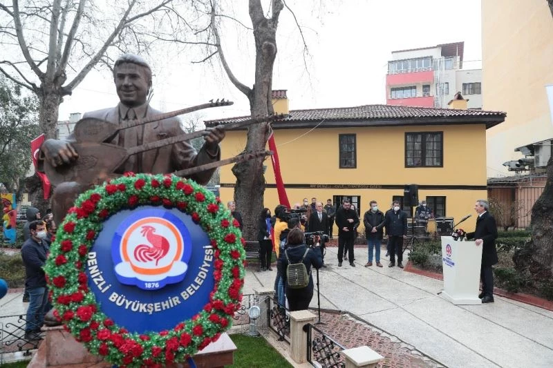 Büyük usta Özay Gönlüm unutulmadı
