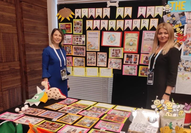 Akhisarlı iki öğretmenin projesi ilk 100 arasına girdi
