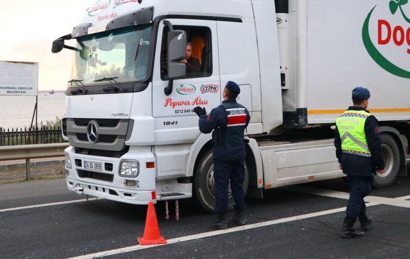Trakya’dan İstanbul’a geçişler yasaklandı: Giden araçlar geri çevriliyor
