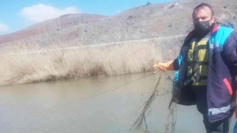 Kaçak av için Kızılırmak’a bırakılan misina ağı imha edildi
