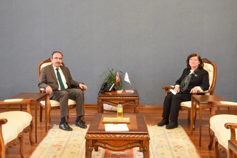 İki üniversite arasında müşterek yapılabilecek çalışmalar değerlendirildi
