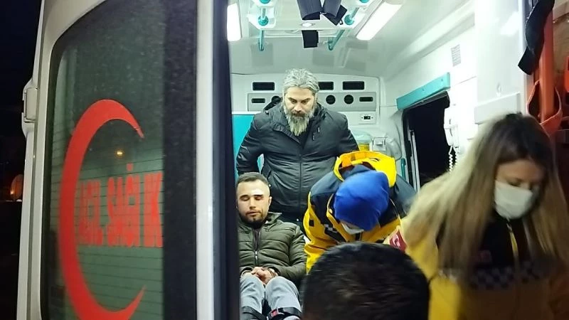 Bursa’da cinayet işlediler, Sakarya’da polisi görünce panikleyip kaza yaptılar
