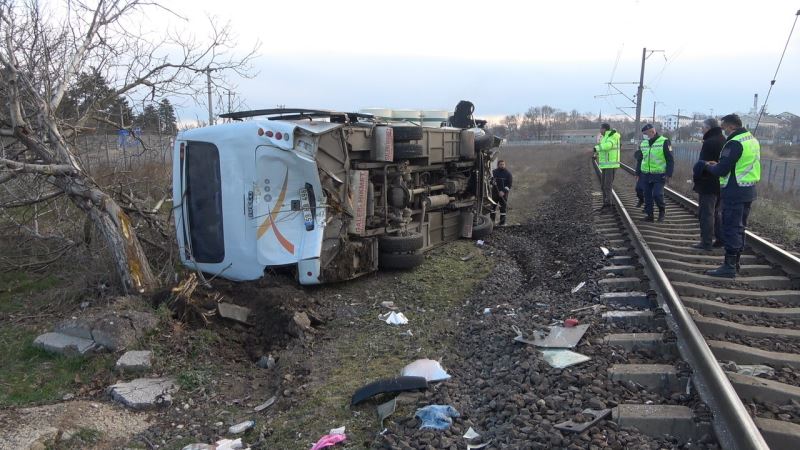 Kırklareli’nde trenle işçi servisi çarpıştı: 27 yaralı
