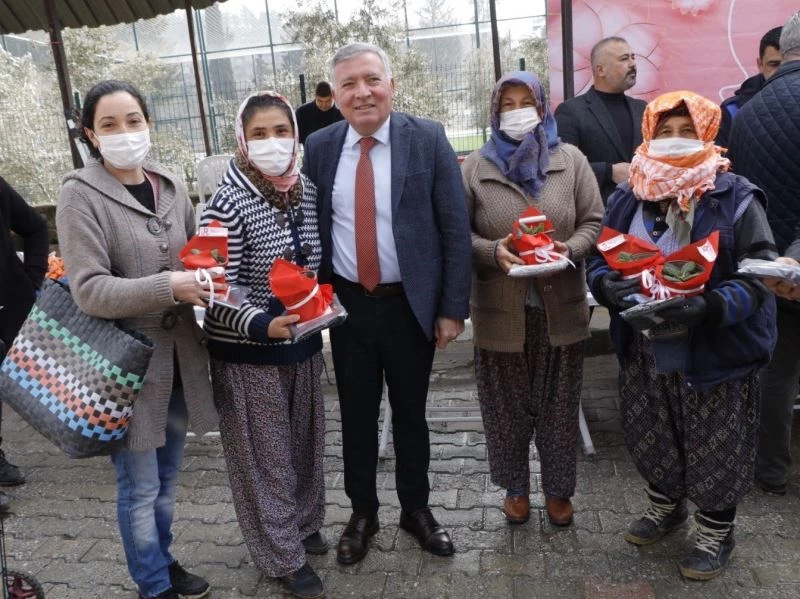 Başkan Kepenek kadınları yanında olmaya devam ediyor
