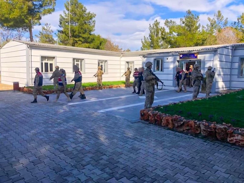 İş görme vaadiyle 682 bin TL dolandırdılar, yakayı ele verdiler
