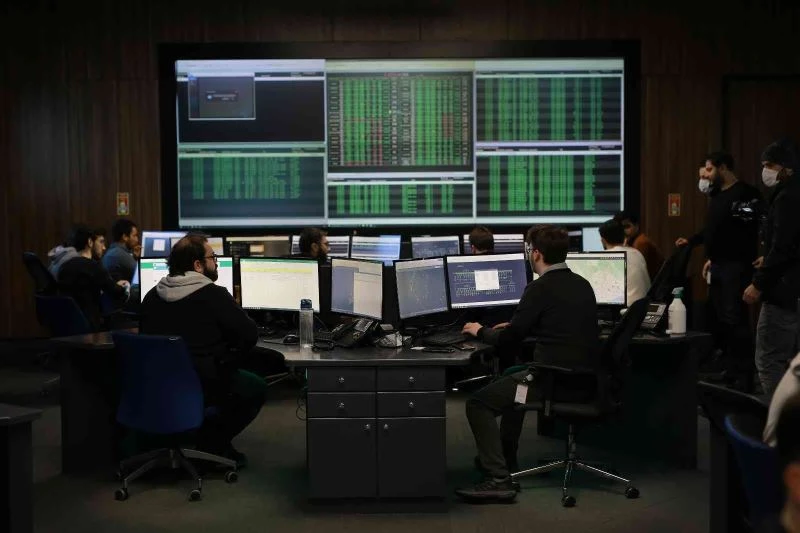 Bakan Dönmez, İstanbul ve çevre illerde başlayan kar yağışı sonrası gelişmeleri yakından takip ediyor
