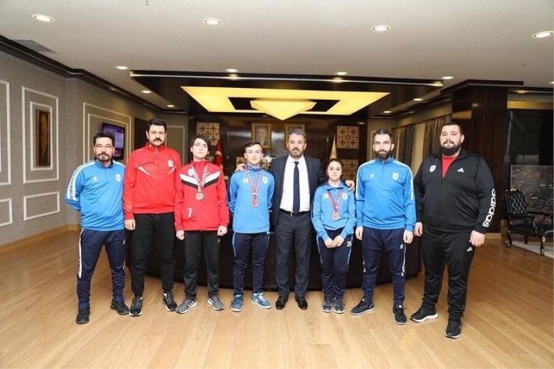 Madalyalı Sporculardan Başkan Ertuğrul Çetin’e ziyaret
