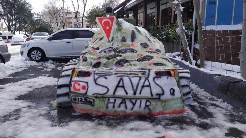 Kardan tank yapıp ’Savaşa hayır’ dediler
