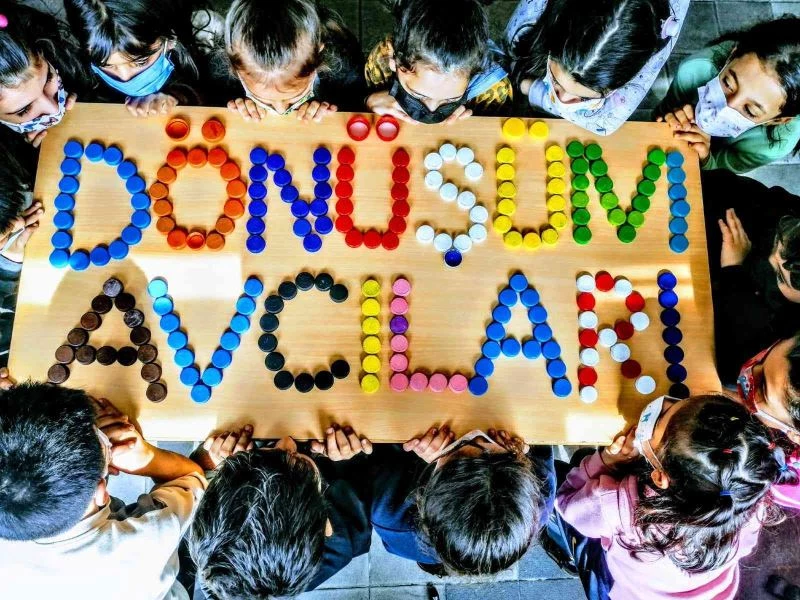 Öğrenciler atık olan her şeyi ’Geri Dönüşüm’de kullandılar
