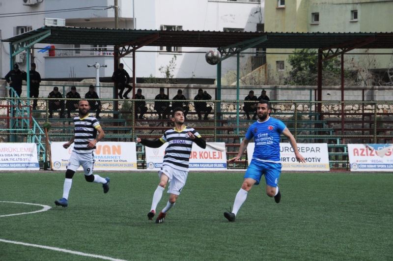 Cizre’de Emniyet ve Botan Spor arasında dostluk maçı
