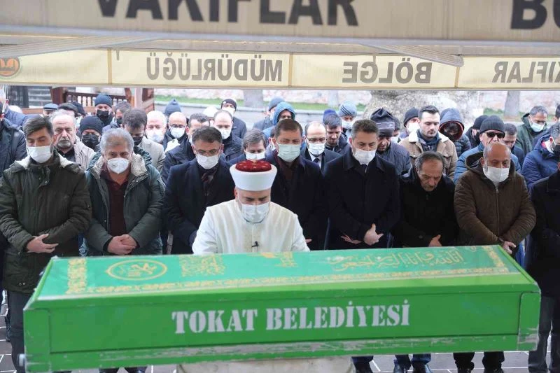 Emektar gazeteci son yolculuğuna uğurlandı
