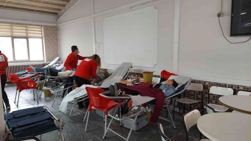 Yabancı Diller Yüksekokulundan gönüllü kan bağışı
