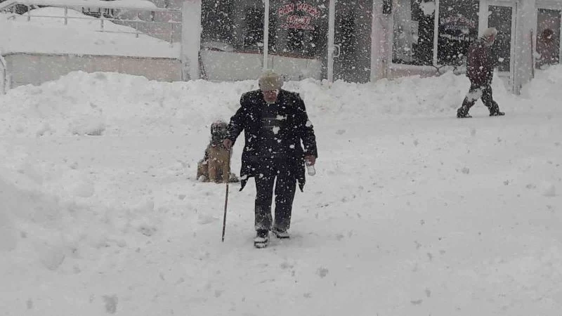 Kastamonu’nun sahil kesiminde yoğun kar yağışı
