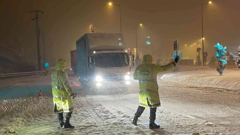 Zonguldak yolu uzun araç geçişine kapatıldı
