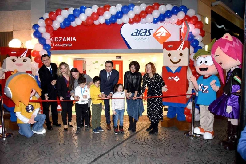 Çocuklara özel Aras Kargo şubesi KidZania’da hizmete girdi

