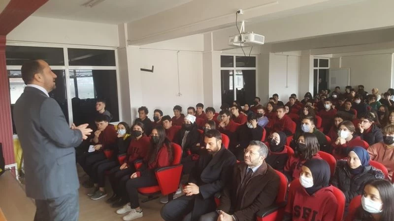 Simav İlçe Müftüsü Serçe, Fen Lisesi öğrencileriyle bir araya geldi
