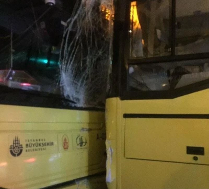 Sarıyer’deki 2 İETT otobüsünün çarpışma anı kameralarda
