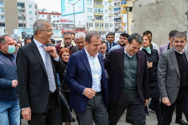 Seçer, Tarhan ve Özyiğit, Mezitli’de vatandaşlarla buluştu
